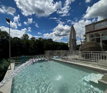 Mali Radic Villa | Premium Villa for Family with Pool & Private Beach on Riverside UNA Nationalpark "Free Boats Tour on River UNA for all our Guests"