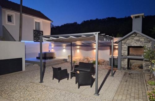 Sestanovac Villa | Private Pool Villa with Jacuzzi & Mountain View near Makarska