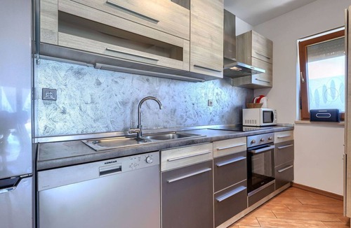 Pinezici House | Private Villa with A/C, WIFI, private pool, hot tub, TV, terrace, pets allowed, panoramic view