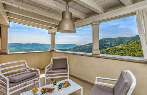 Golubici Villa | Private Villa with hot tub, private pool, WIFI, A/C, TV, terrace, pets allowed, panoramic view