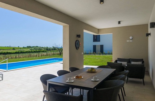 Brtonigla Villa | Private Villa with private pool, A/C, WIFI, hot tub, TV, terrace, pets allowed, panoramic view
