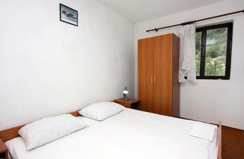 Prozurska Luka Apartment | Prozurska Luka Apartment Sleeps 6 Air Con WiFi