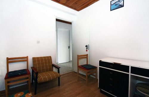 Prozurska Luka Apartment | Prozurska Luka Apartment Sleeps 6 Air Con WiFi