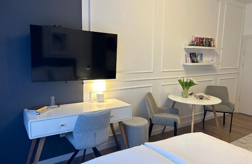 Novi Beograd Apartment | RED RIDING HOOD