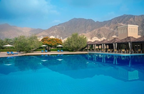 Al Aqah Hotel | Relax and Enjoy Majestic Pool Views - Perfect for a Tranquil Escape to the Sea