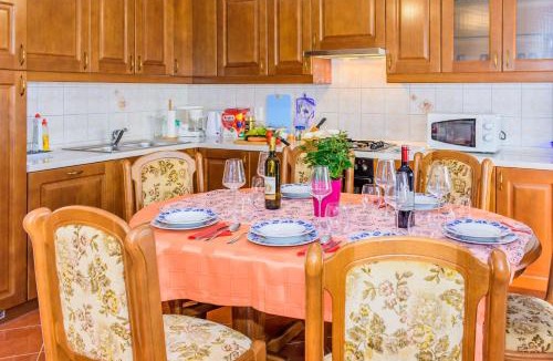 Loborika Apartment | Relaxing apartment Josip - peaceful area