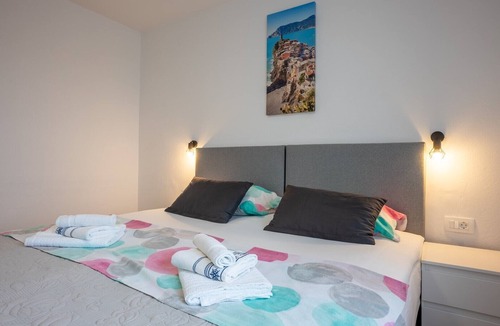 Porat Apartment | Restaurant & Rooms Nino/Room 4