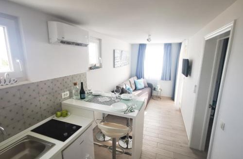 Tucepi Apartment | Rita Apartments - Sea-view apartment 2plus1