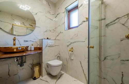 Gospic Ski Chalet | Rita Luxury Ranch