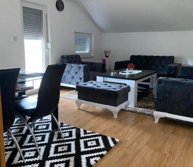 Bosnia House | Rok