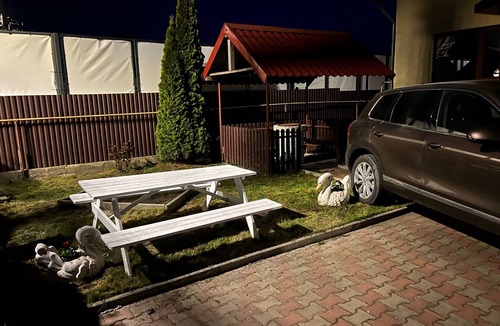 Roman Villa | Roman Villa, Sleeps 8 with Parking and Garden