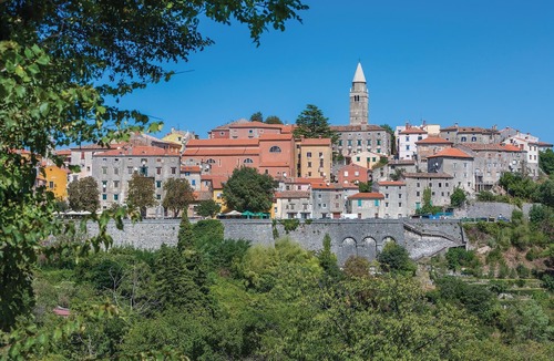 Snasici House | Romantic cottage in a small village.