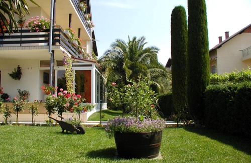 Vodice House | Room in Vodice with balcony, air conditioning, Wi-Fi (4826-4)