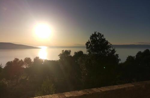 Cres House | Room No stress on Cres