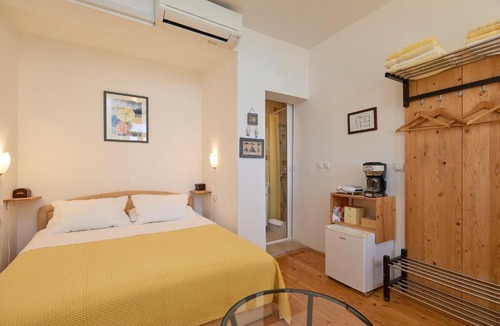 Ploce Apartment | Room over Old town