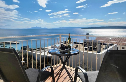 Zavala House | Room-plava Laguna Bed and Breakfast
