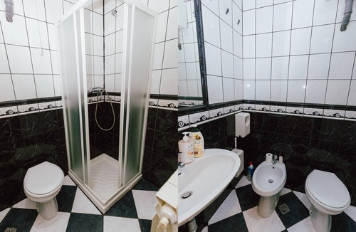 Vransko House | Room with Bathroom in Vransko at Moto Museum