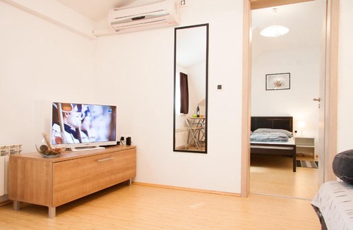 Velika Gorica House | Rooms Garden Zagreb Airport