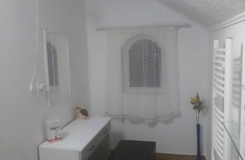 Virovitica House | Rooms MiLa - Double Room with Private Bathroom