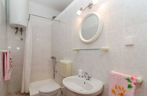 Trsteno Apartment | Rooms Mozara 2 Double room with private external bathroom