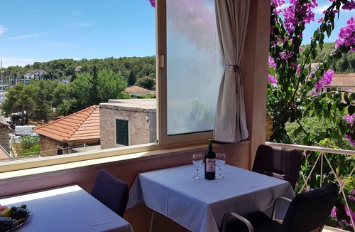 Vrboska Apartment | Rooms Roza