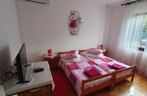 Fuskulin House | Rooms Roza with private bathroom Fuskulin country area 6 km from the beach