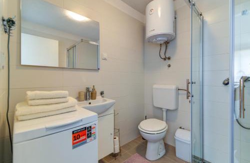 Vratarusa House | RougeMARIN apartments