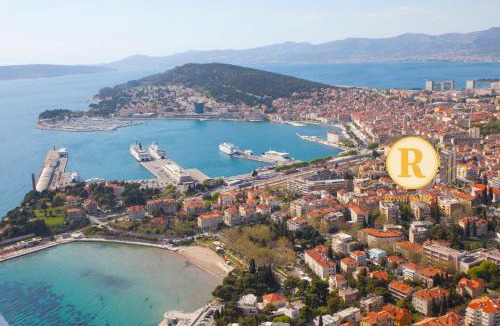 Split Bed & Breakfast | Royal Suites