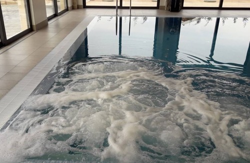 Sveti Filip i Jakov Apartment | Rubinić A3, 200m to the beach, indoor heated pool, 4 people, free WiFi, parking