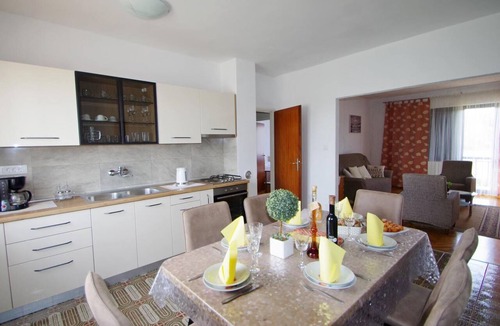Sajini Apartment | Ruhige Wohnung in dem charmanten Dorf Škitača by Interhome