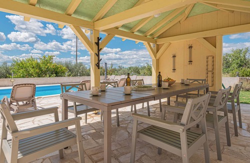 Oklaj House | Rural Villa Olive Krka by Interhome
