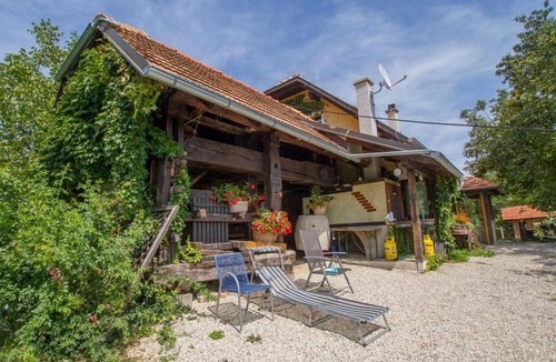 Brezice House | Rustic Charm Cottage Country House with Sauna - Five Bedroom Holiday Home with Sauna