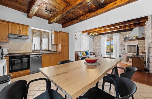 Cabrunici Villa | Rustic Villa Lara with pool