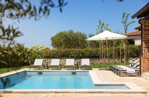 Sveti Lovrec Villa | Rustic Villa Ruta with a pool in Istri, panoramic view, pet friendly, quite area, family, private parking, terrace, fancy yard