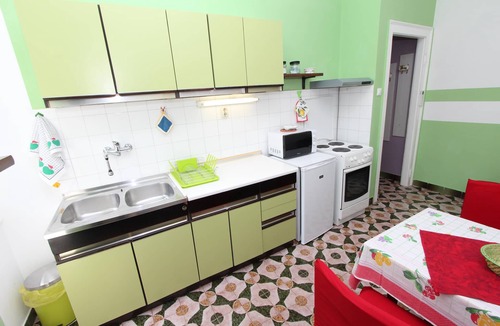 Rovinj Apartment | SANTIN One-Bedroom Apartment with Terrace