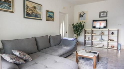 Tkon House | Sea Breeze - Holiday House on the Beach