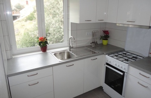 Gdinj Apartment | Sea-view apartment in Island Hvar with terrace