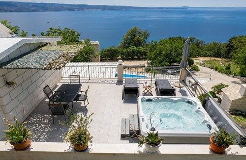 Jesenice Villa | Sea View Villa in Jesenice with Jacuzzi