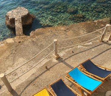 Marusici Apartment | Seaside House Marušići - Sunbeds - Free Parking
