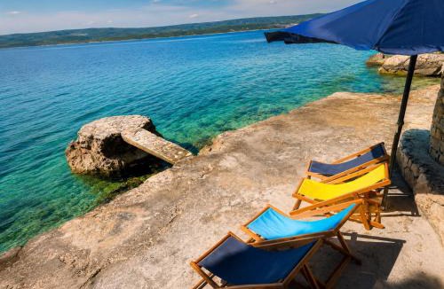 Marusici Apartment | Seaside House Marušići - Sunbeds - Free Parking
