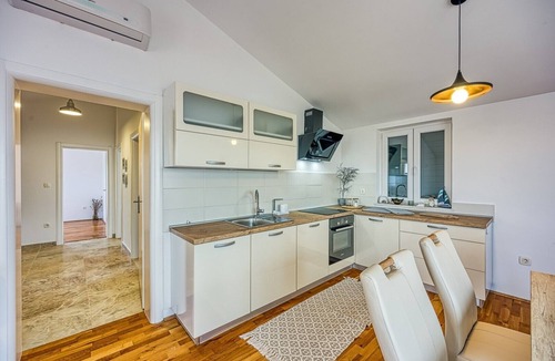 Crveni Vrh Apartment | Seaview Apartment Emma