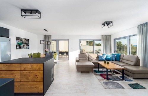 Podstrana Villa | Seaview Villa Big Blue with 32sqm heated pool, 4 bedrooms