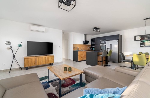 Podstrana Villa | Seaview Villa Big Blue with 32sqm heated pool, 4 bedrooms