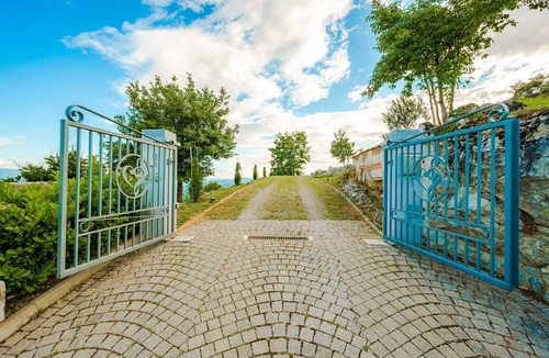 Skocjan Villa | Secluded Escape Hilltop Villa with Hot-Tub - Two Bedroom Villa with Hot-Tub