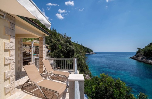 Zrnovo House | Secluded fisherman's cottage Cove Bratinja Luka, Korčula (K-12599)