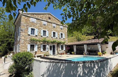 Sveti Bartol Villa | Secluded large Villa, Pool 4x8m, home Cinema, 25 min. from Beach. EV charging
