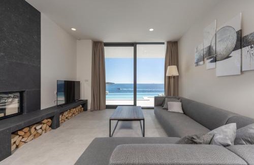 Rogoznica Villa | Sensational Rogoznica Villa 5 Bedrooms Villa Miracle Balcony Overlooking Sea