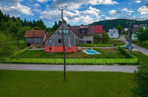Cabar Ski Chalet | Seoska rapsodija