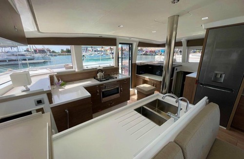 Pirovac Boat Rental | Sibenik Sun-soaked Sailing: A Luxurious Croatian Voyage