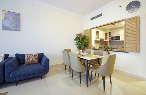 Dubai Apartment | Silk Valley - Cozy 1BR with access to beautiful gardens and swimming pool
